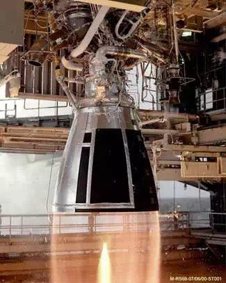 RS-68 rocket engine test