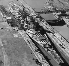 USS Missouri in the Panama Canal in 1945